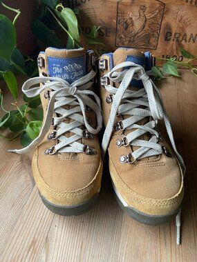 tan women's north face waterproof hiking boots, size 6.5